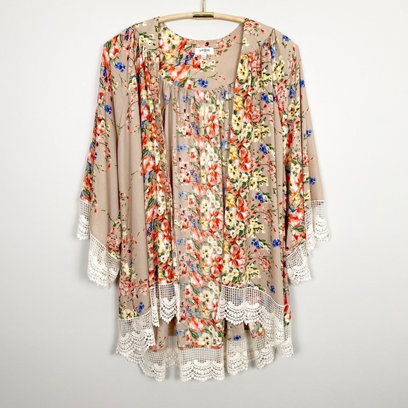 Umgee Sweaters - UMGEE Floral Print Kimono M/L Crochet Lace Boho